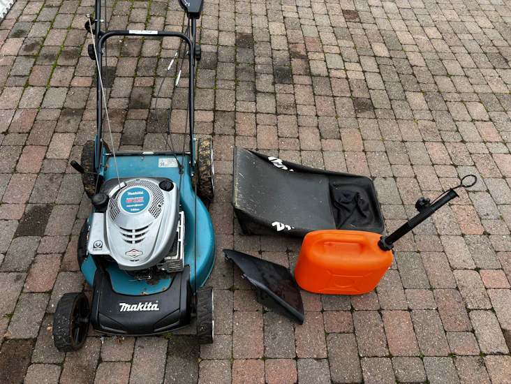 Itsevetävä makita ruohonleikkuri