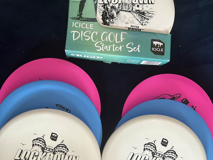 9 frisbees - 3x driver, mid and putter