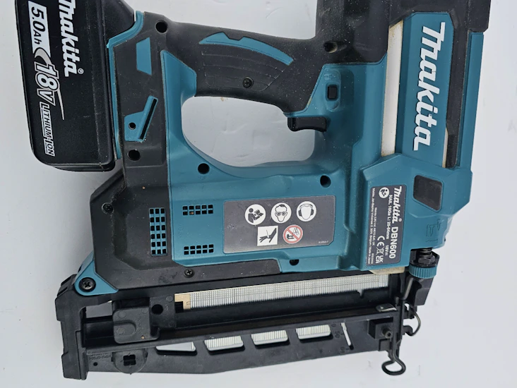 Makita dbn600 batteridriven dyckertpistol (25-64mm)