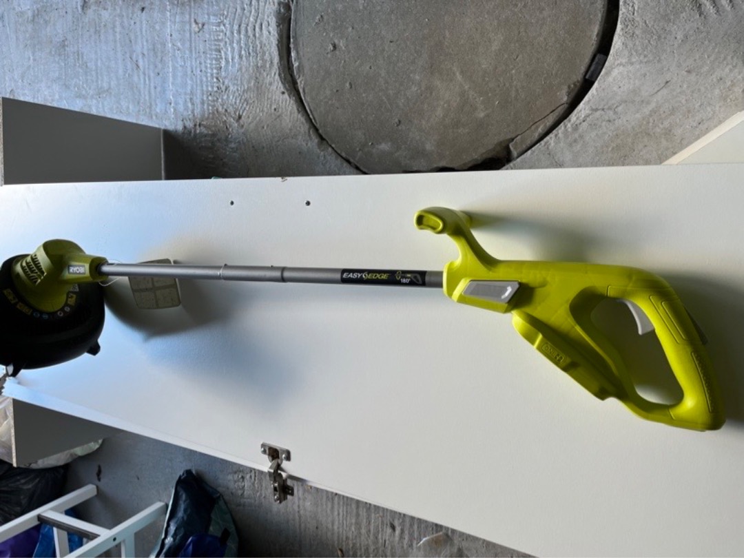 Lei Ryobi gresstrimmer 18 v av Chris Toni Andersen S i Vestby Akershus for 50 100 kr dag