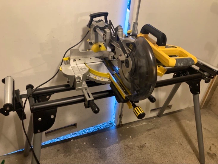 Kap- och heringssåg med stativ.