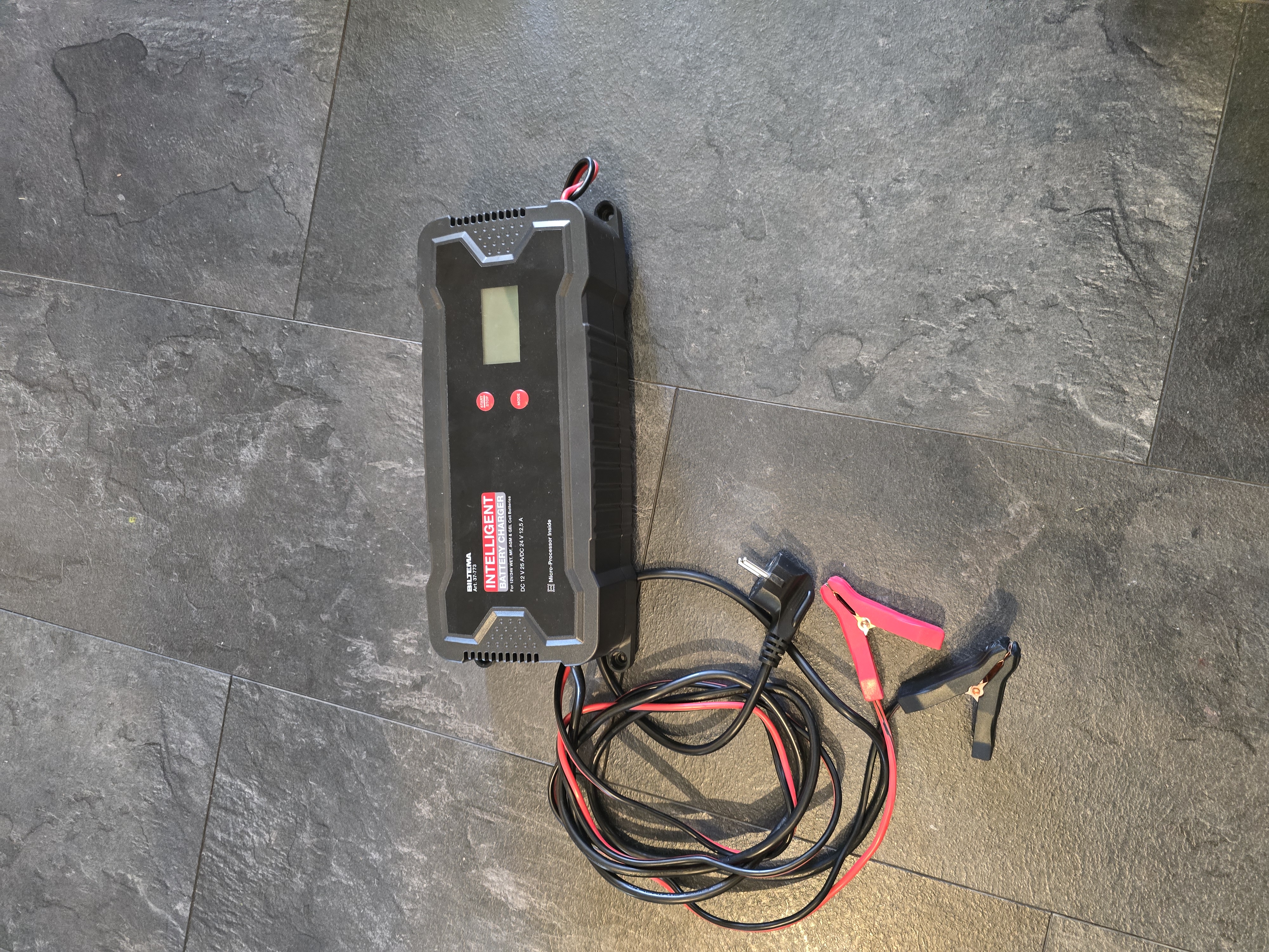 Intelligent, smidig støv- og vanntett batterilader 12,5 a