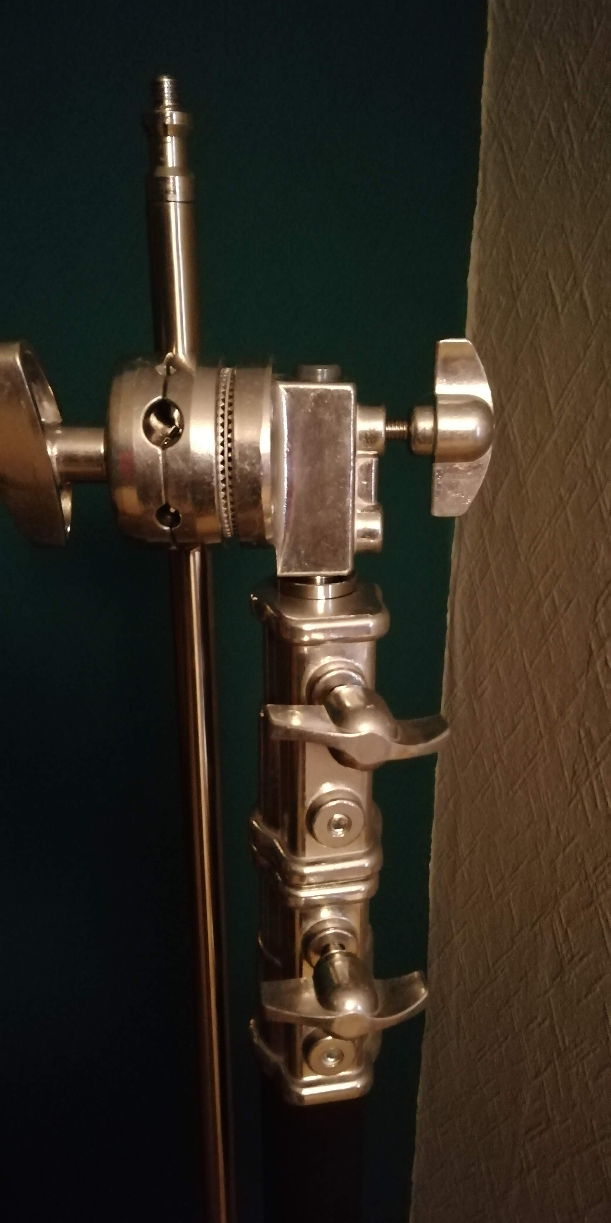 Steel c-stand with boom arm
