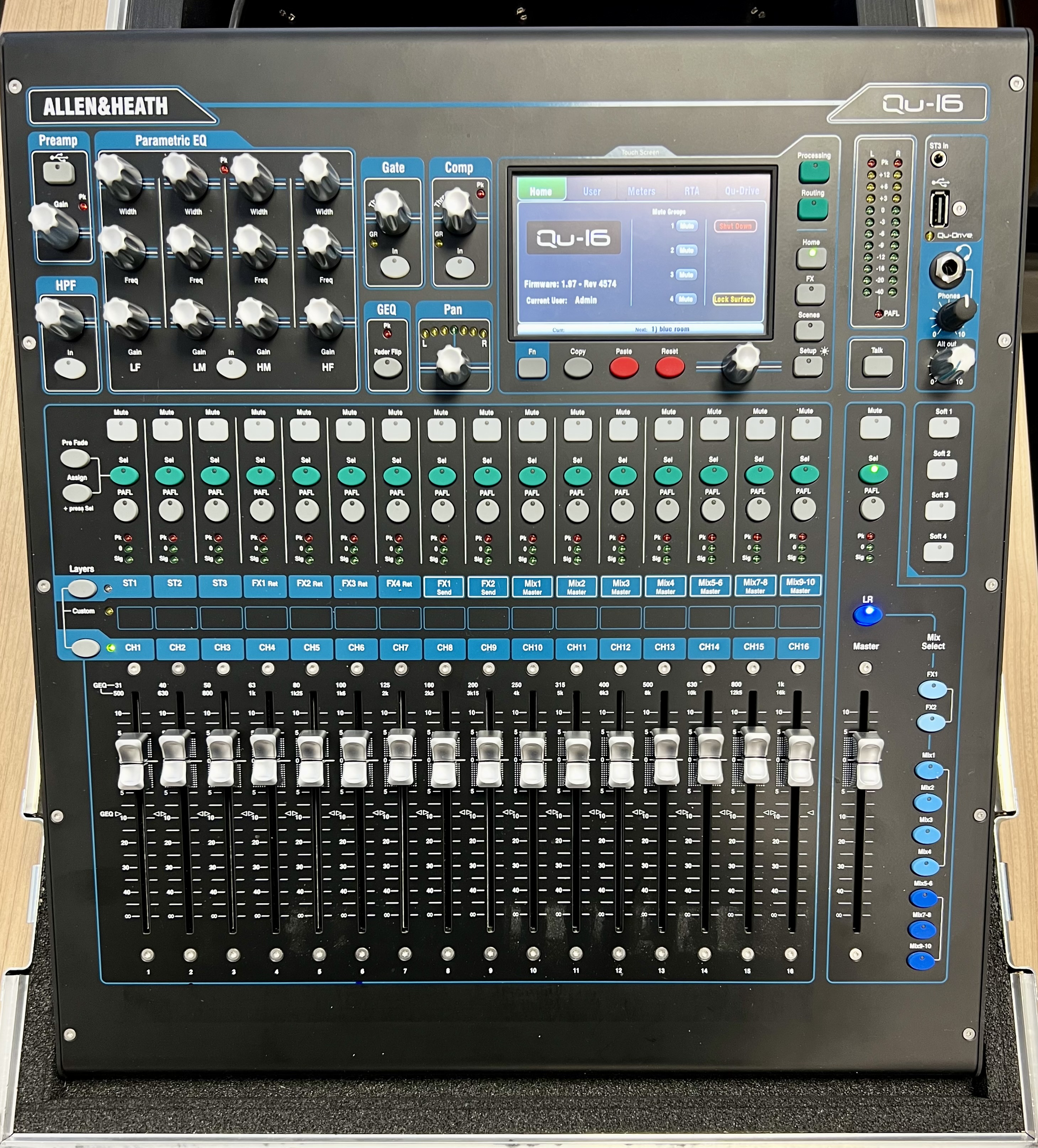 Allen and heath qu16 mixer/recorder