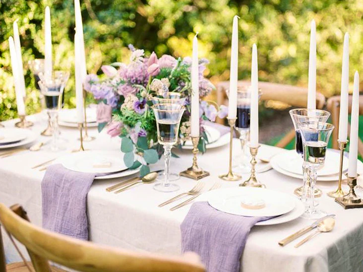 Valkoiset pöytäliinat 14+1