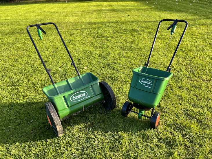 Rotary & drop lawn spreader bundle