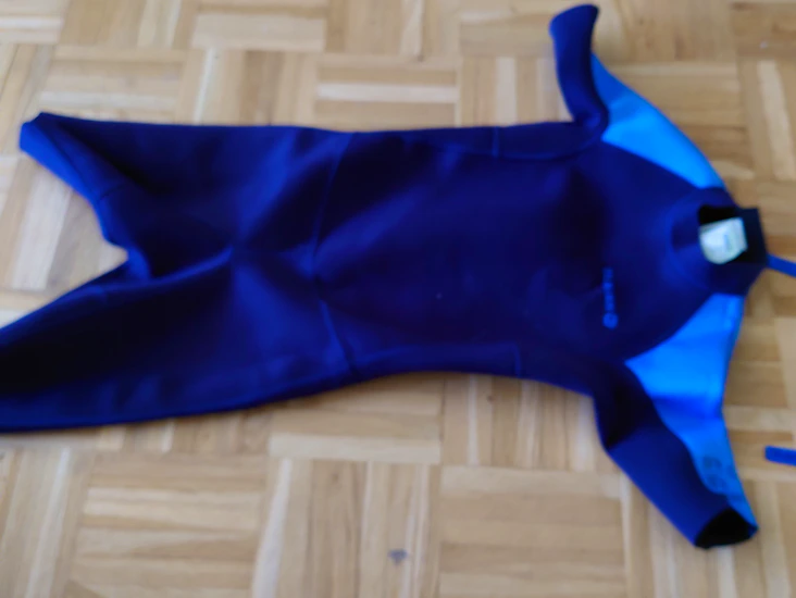 Lasten märkäpuku, koko 133-142