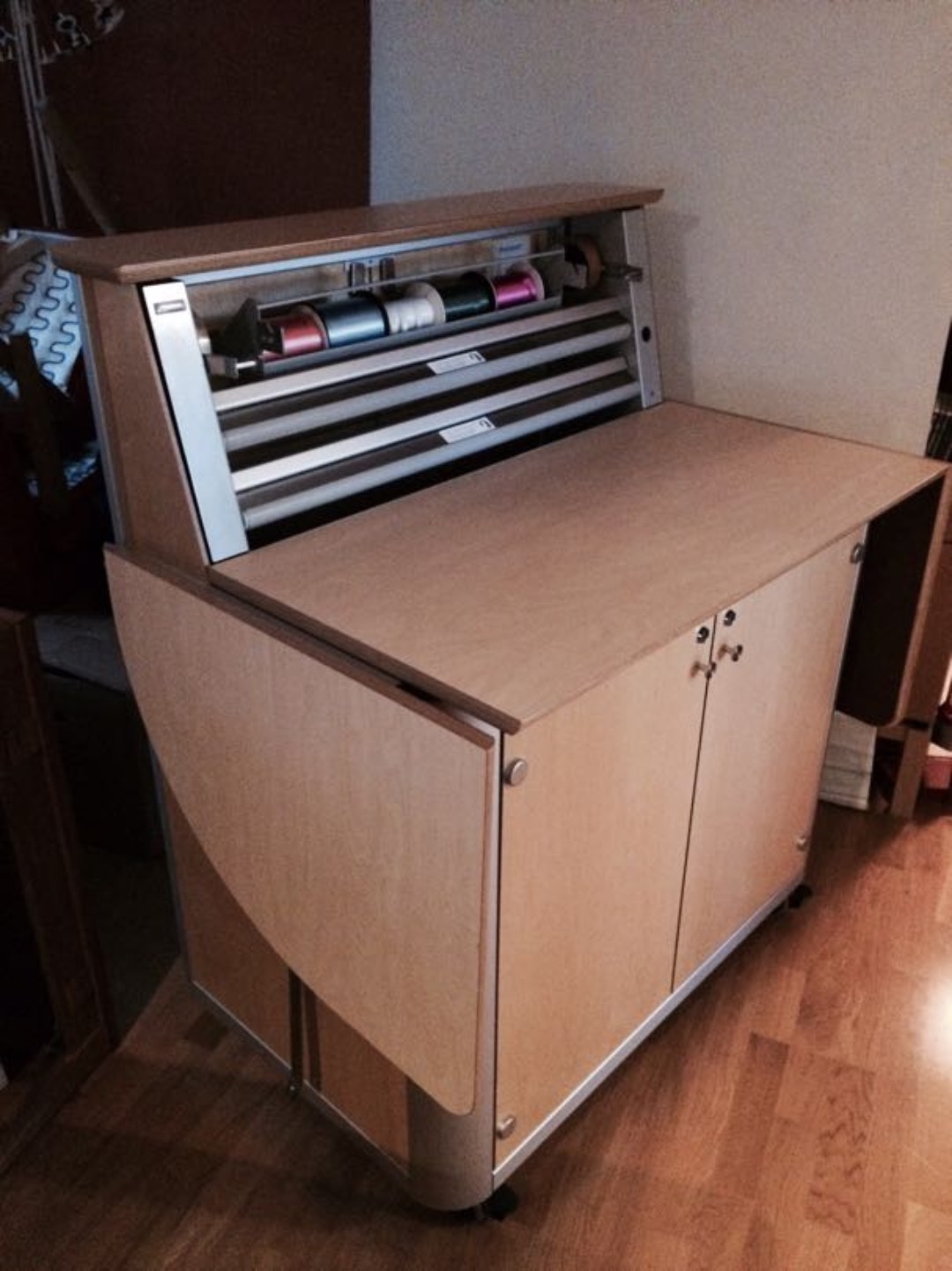 Packbänk, presentinslagningsdisk