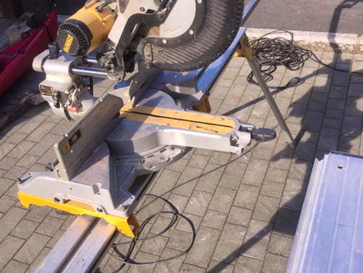 Stor dewalt sag 305 mm, med stativ