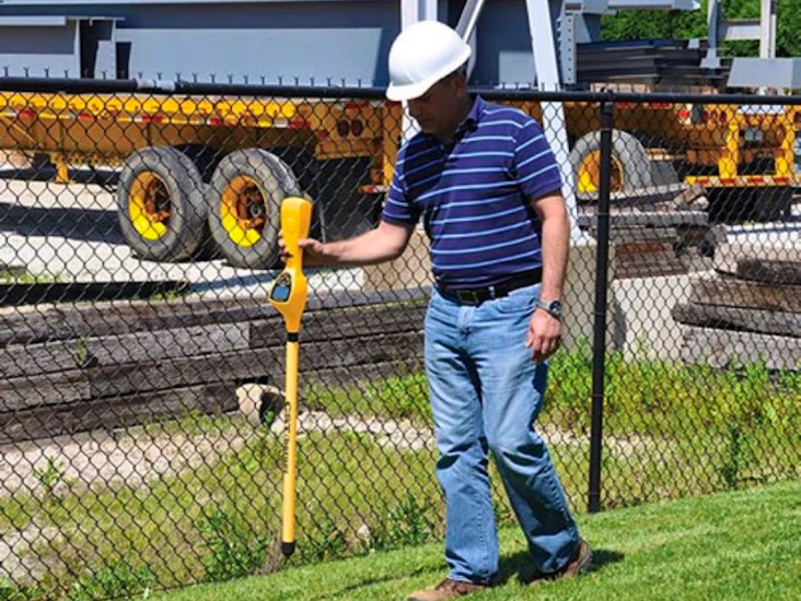 Metalldetektor för tomtpinnar mm i järn