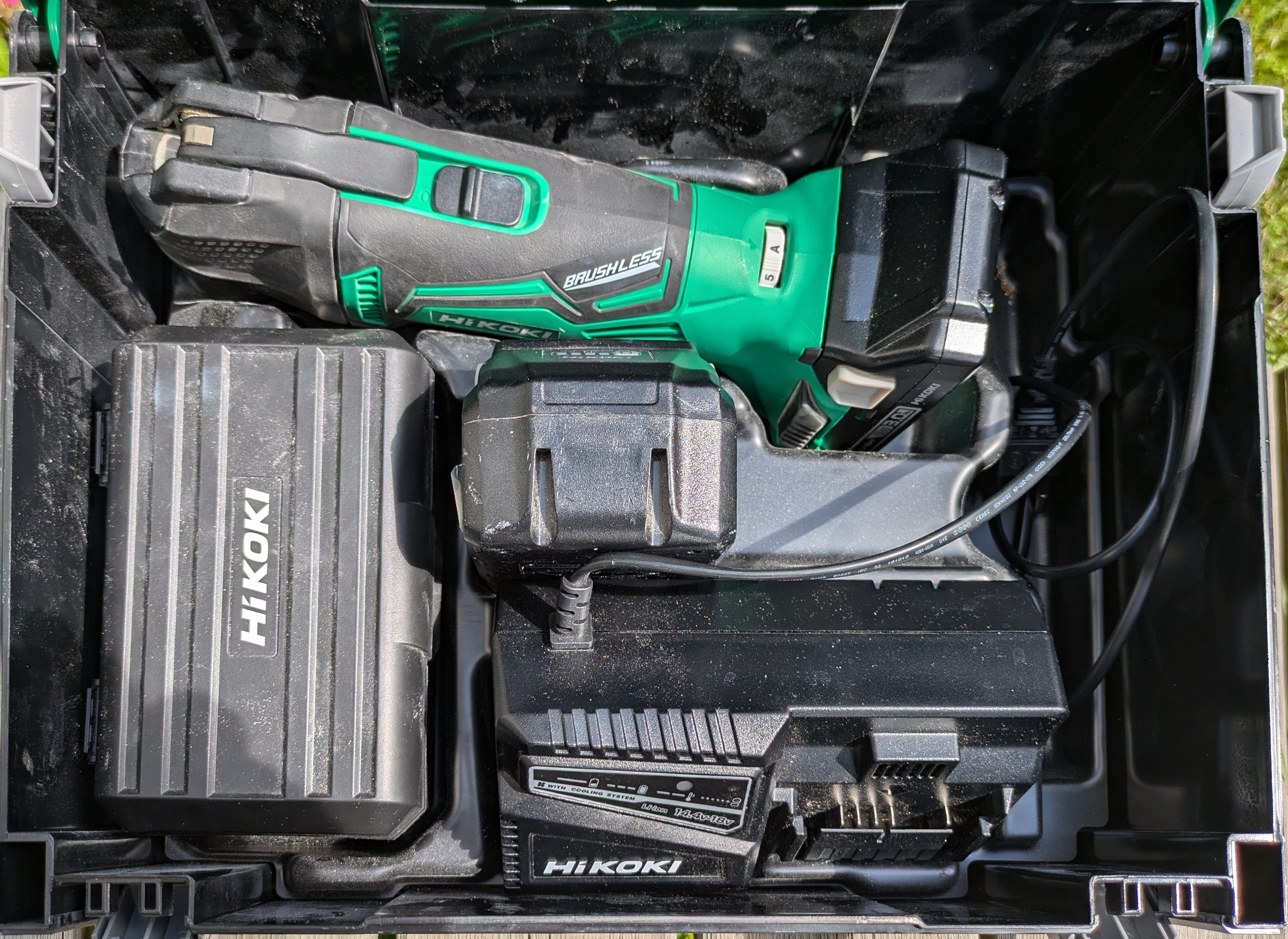 Hikoki multiverktyg (feinsåg) batteri