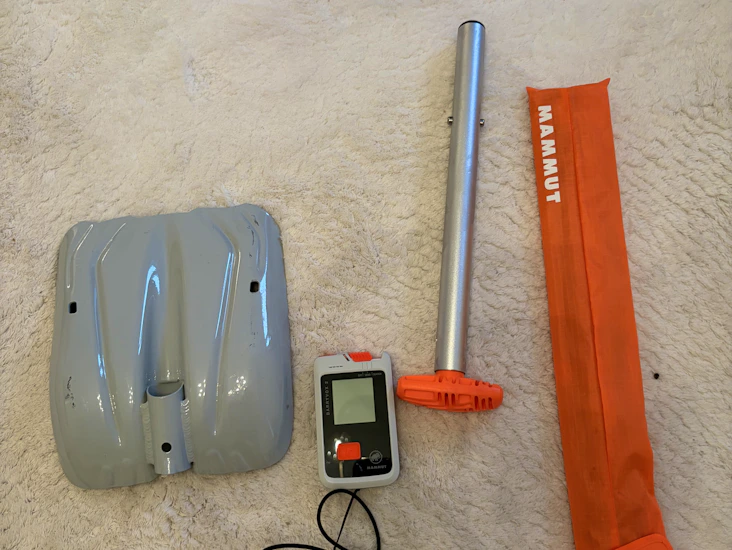 Lumiturvallisuussetti ja laskureppu