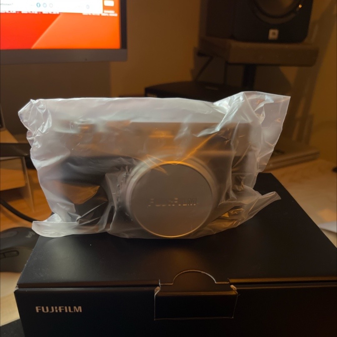 Fujifilm x100v + wcl-x100 ii 