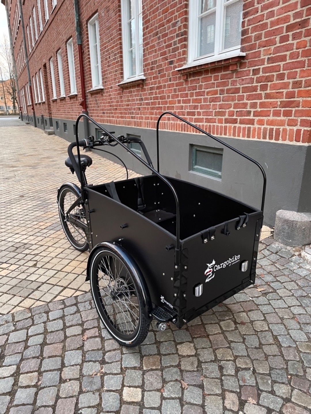 Cargobike delight med kraftigt batteri från 2024 och barnstol