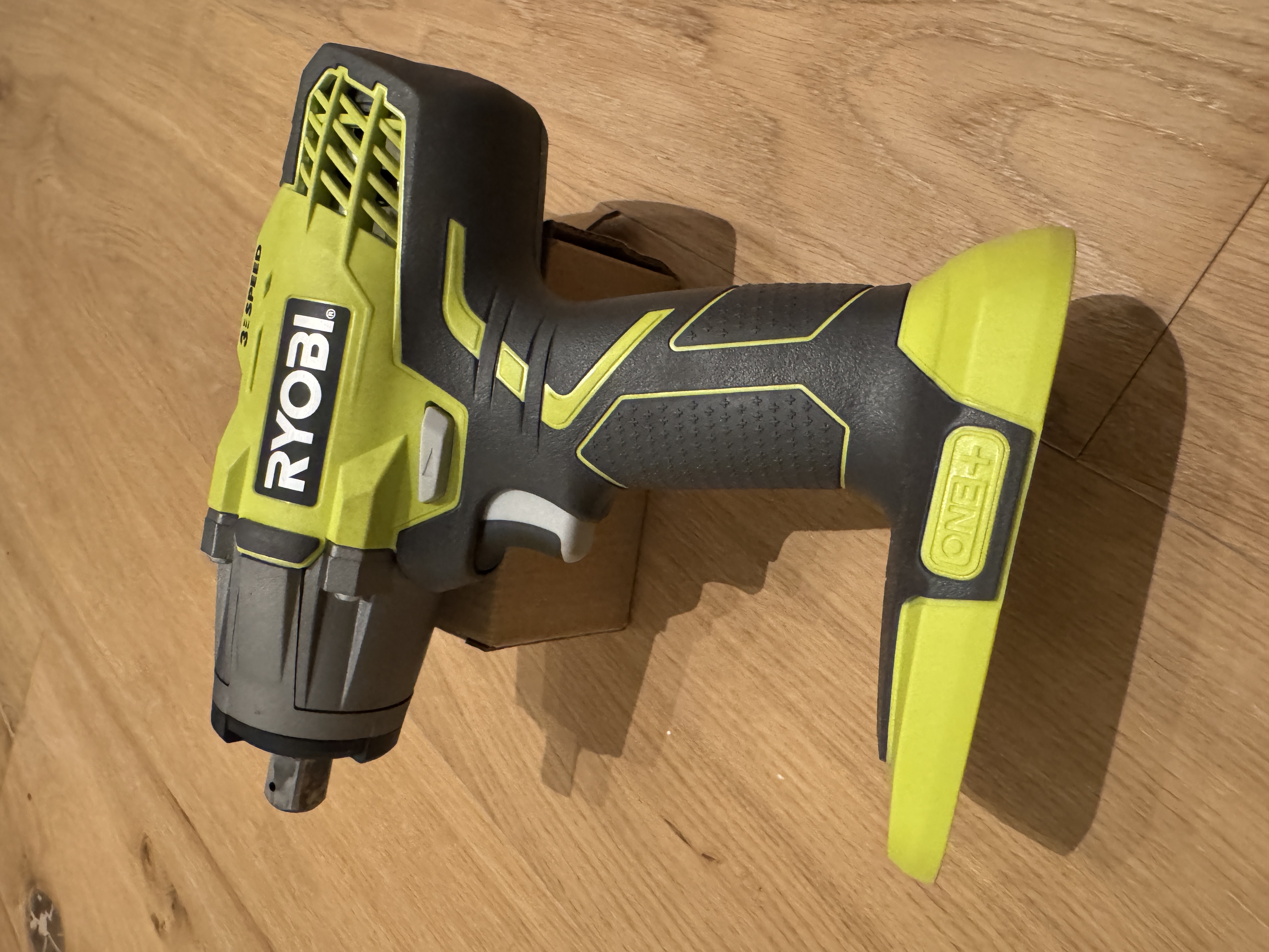 Mutterdragare ryobi (400 nm)