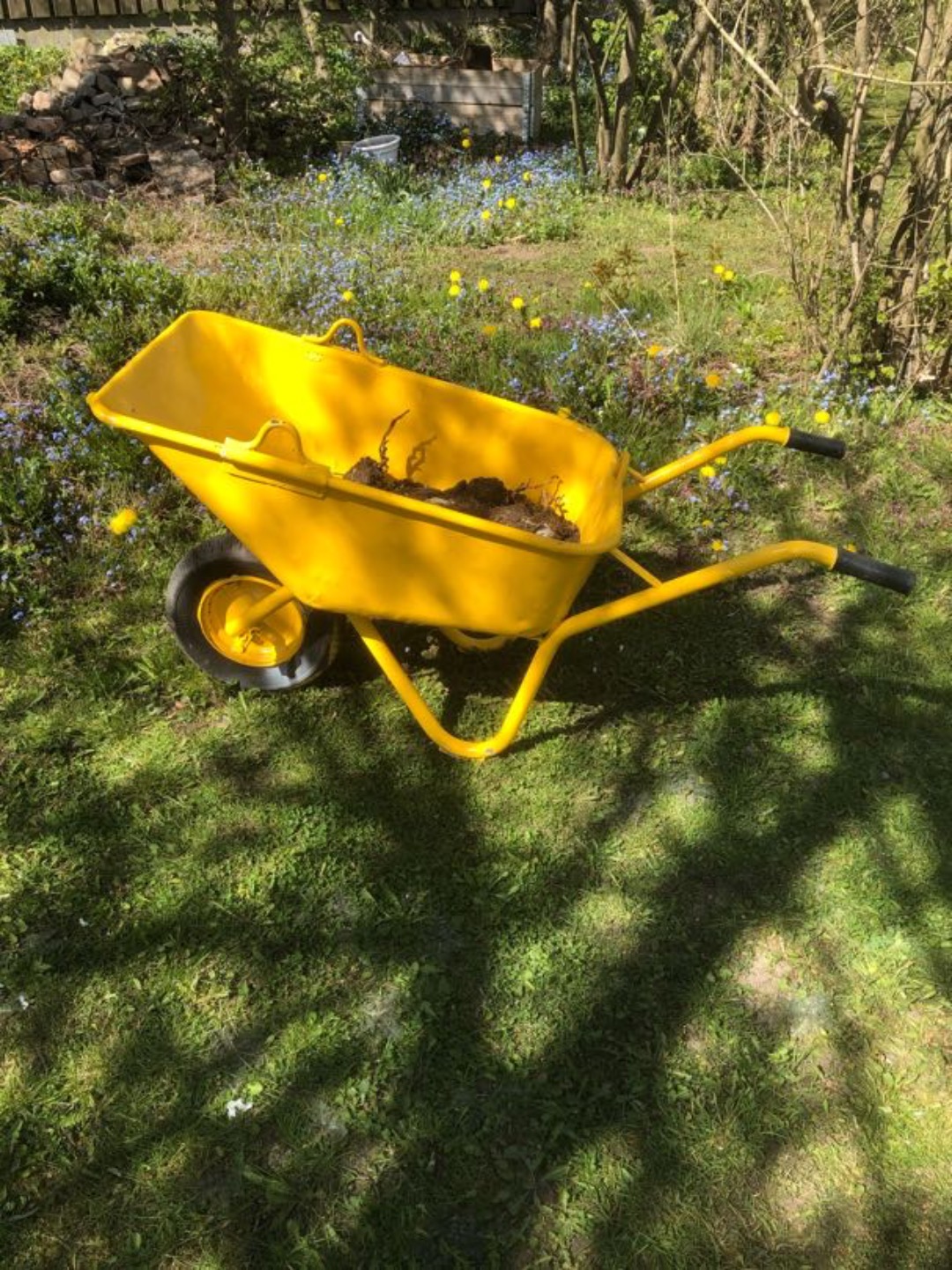 Betongkärra med lyftöglor