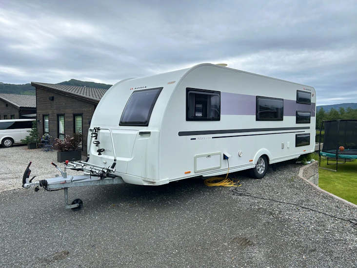 Adria adora 613 pk, 5 faste sengeplasser