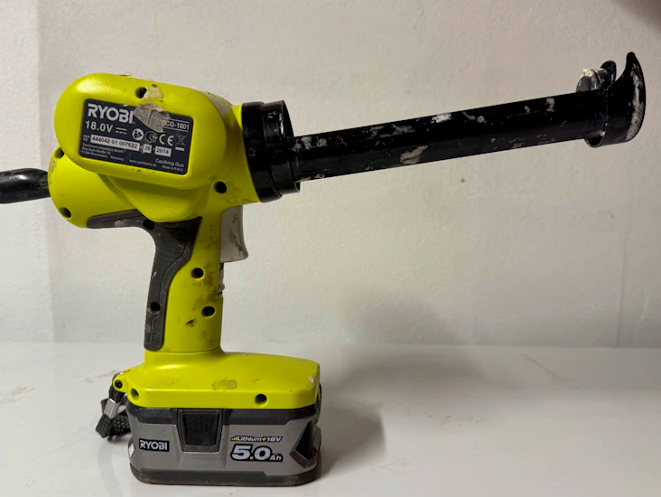 Ryobi elektrisk fugepistol – jevne og rene fuger raskt 🏠