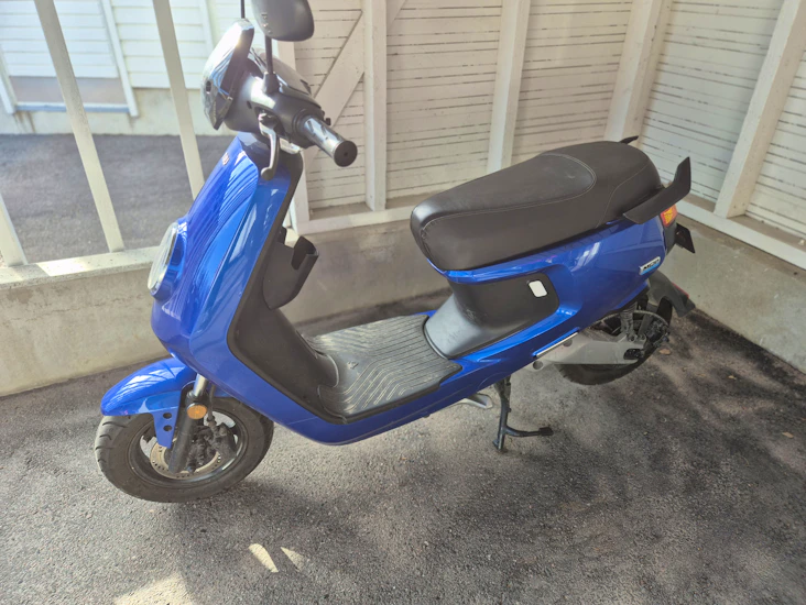 Sähköskootteri kesäksi 2026