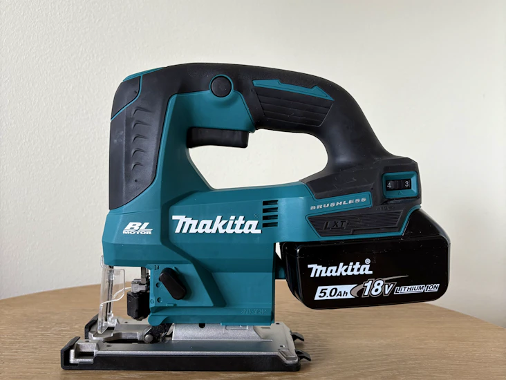 Makita sticksåg 18v (djv184z)