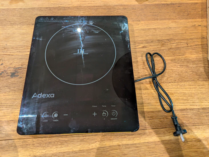 Induktionshäll - portabel och kraftfull - perfekt för fest, grill eller bak!