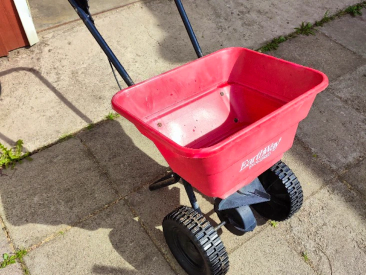 Spridarvagn / gödningspridare