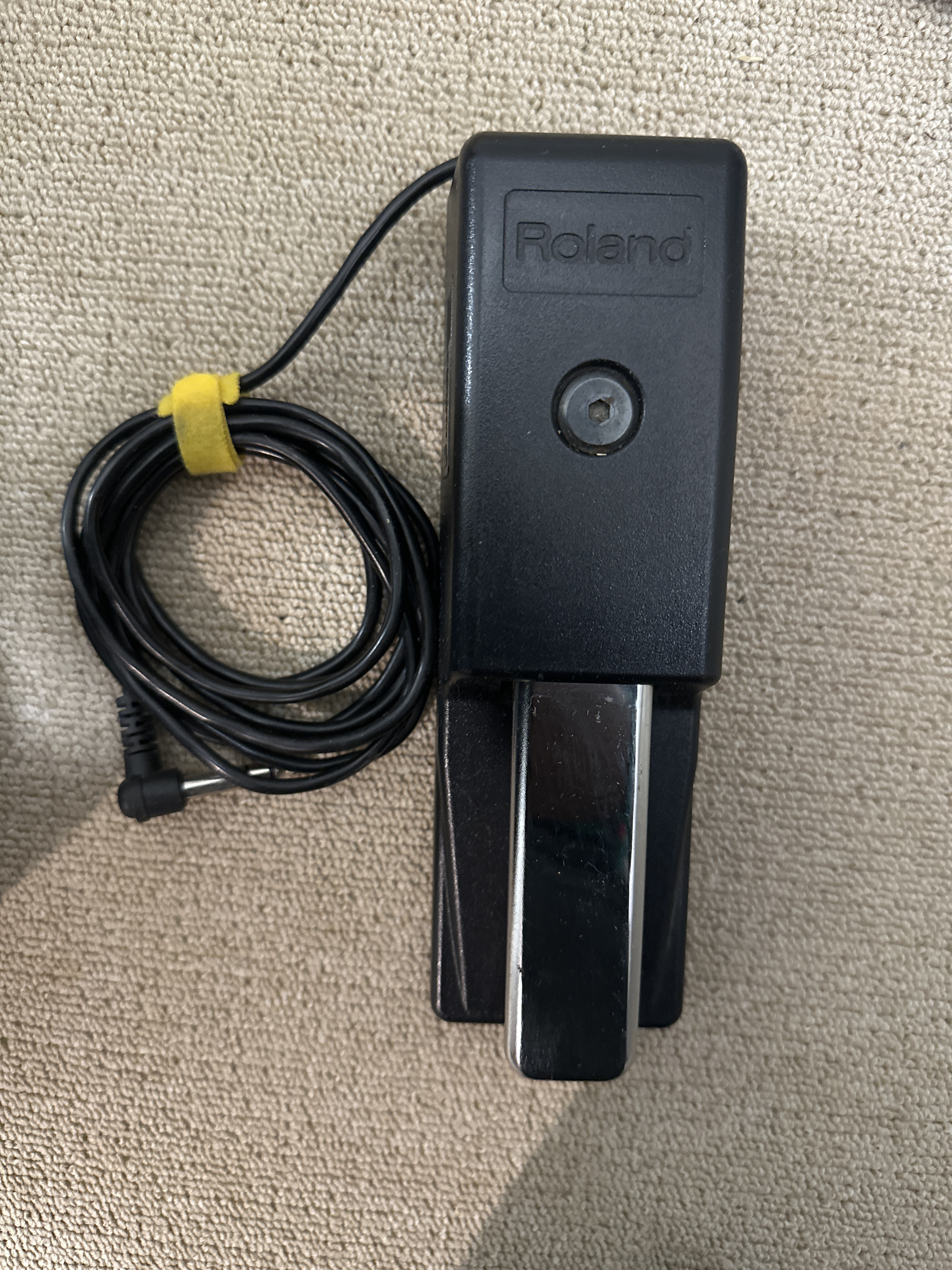 Roland keyboard foot pedal