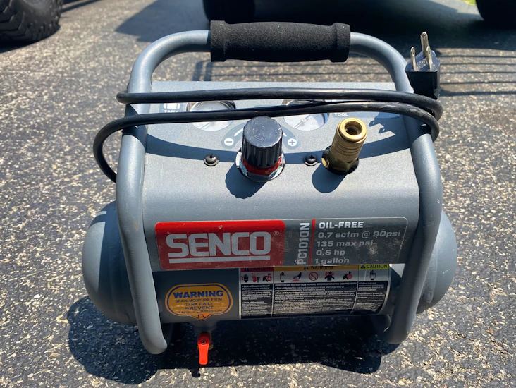 Senco air compressor 0.5 hp, 1 gallon