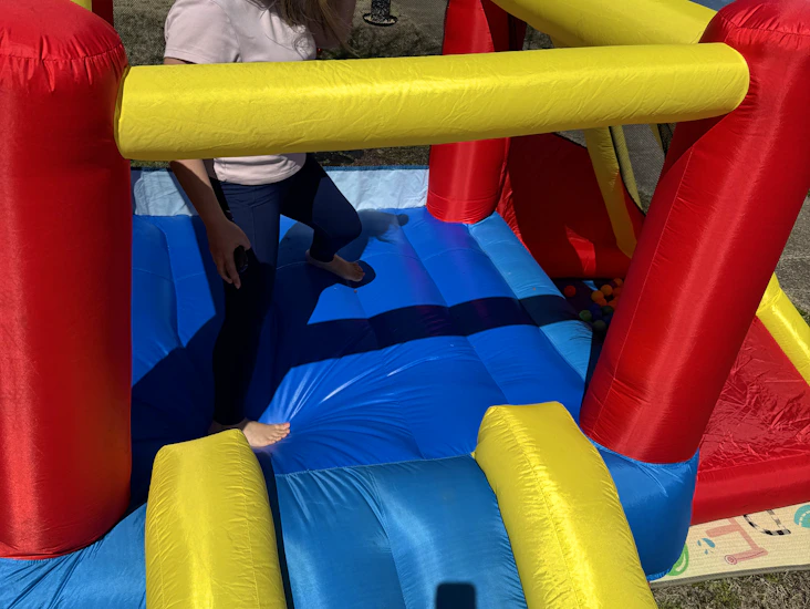 Toddler bounce house