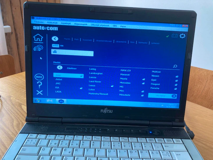4-in-1 monimerkkitesteri obd2