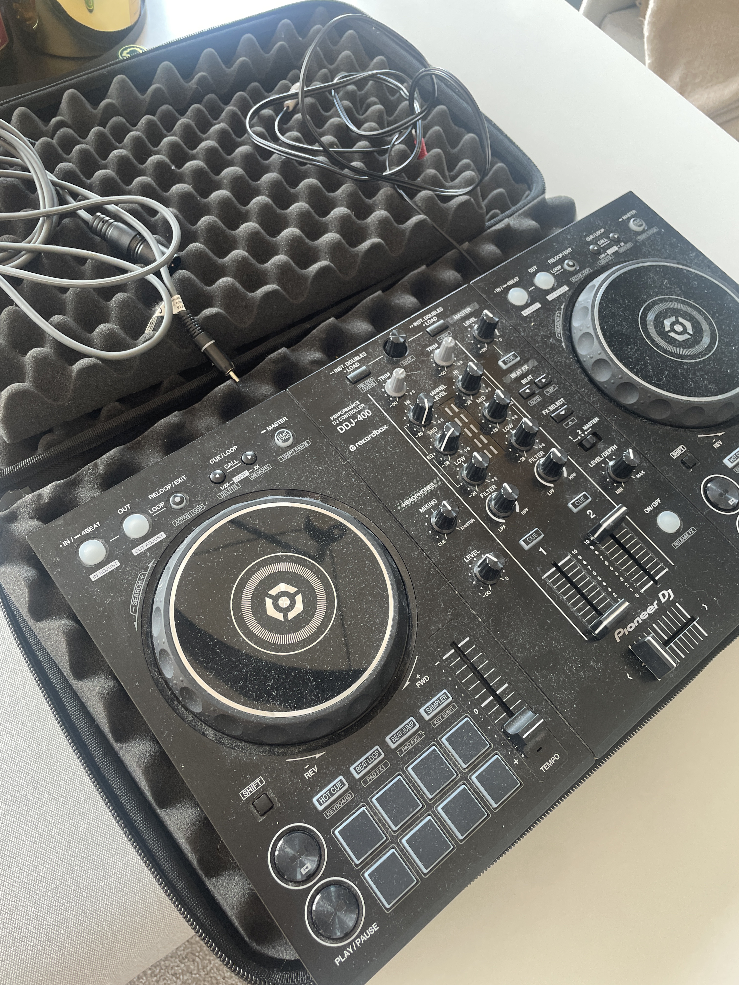 Ddj 400 