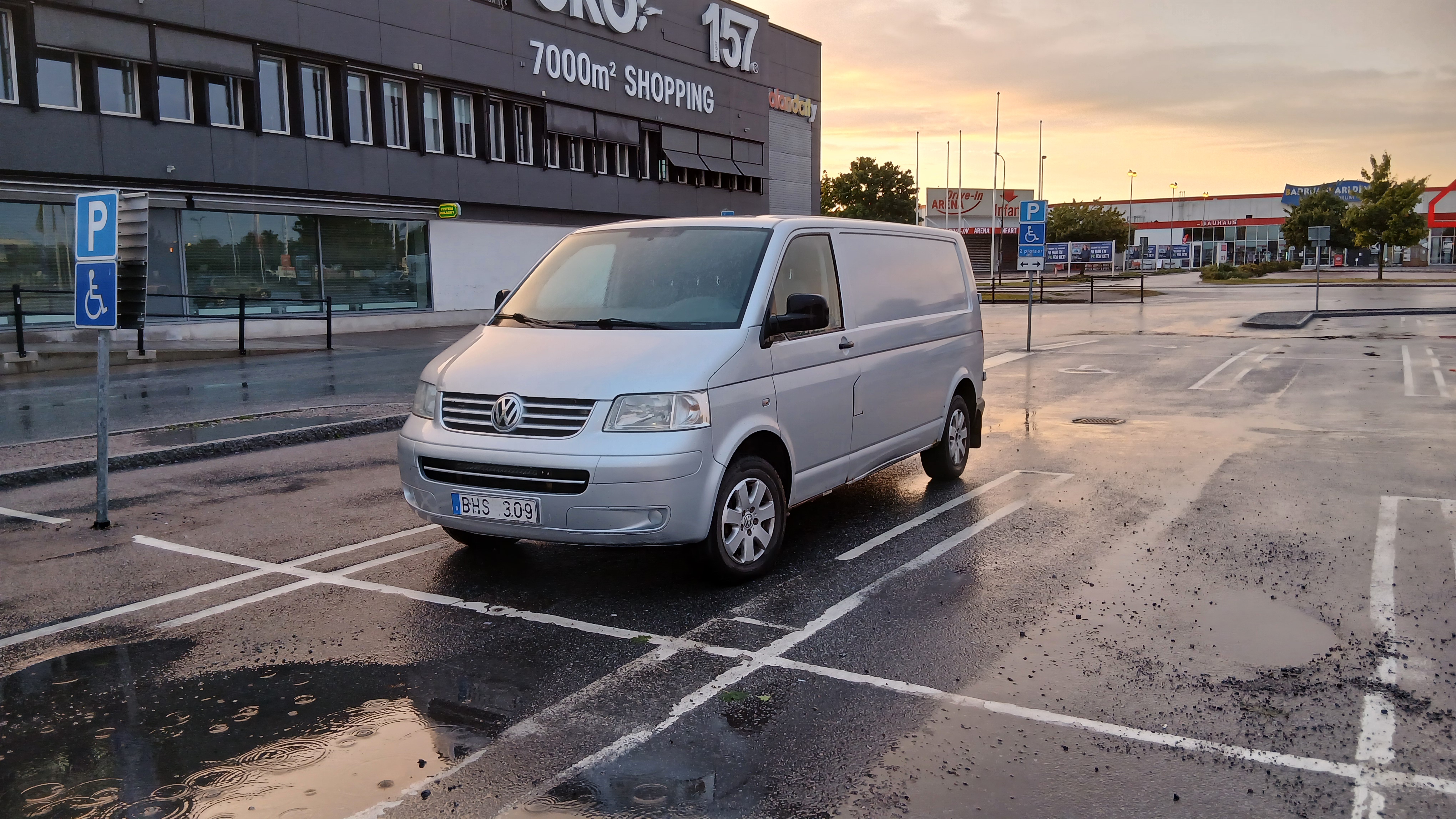 Skåpbil med dragkrok