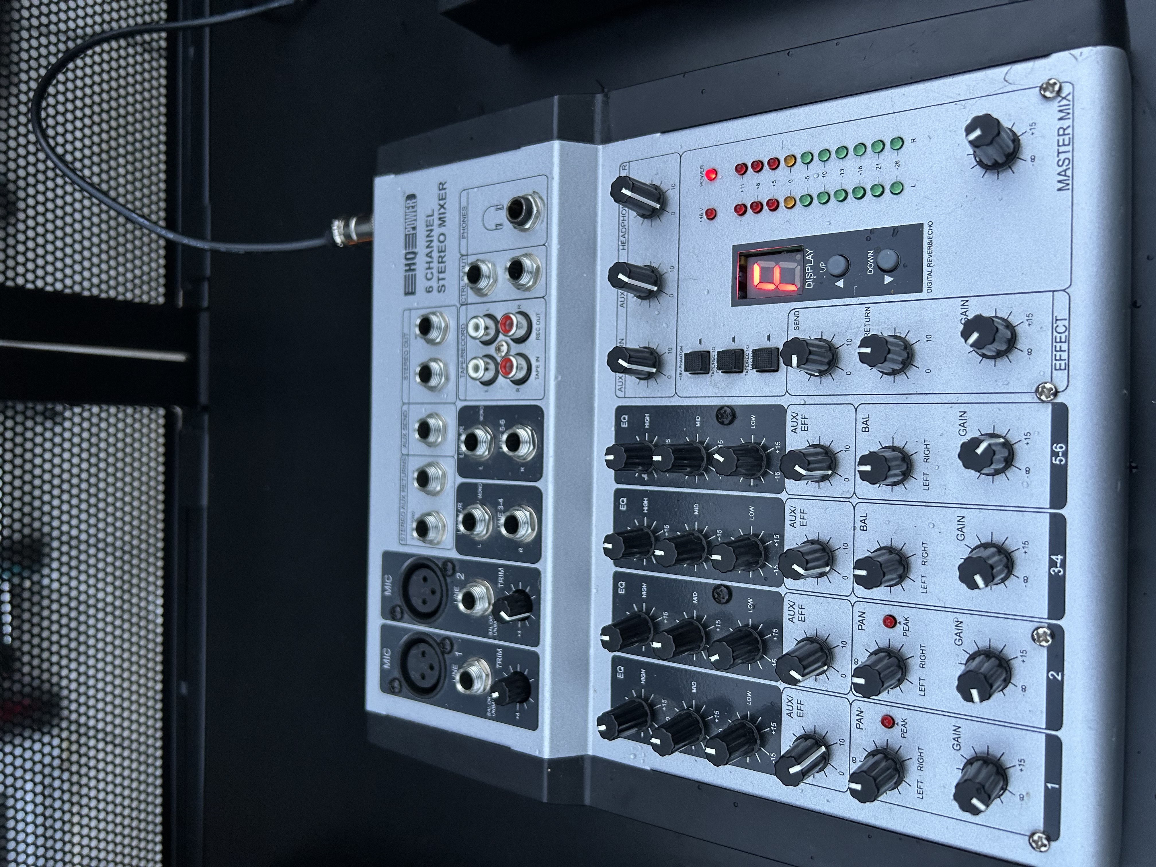 Mixerbord med 6 kanaler 