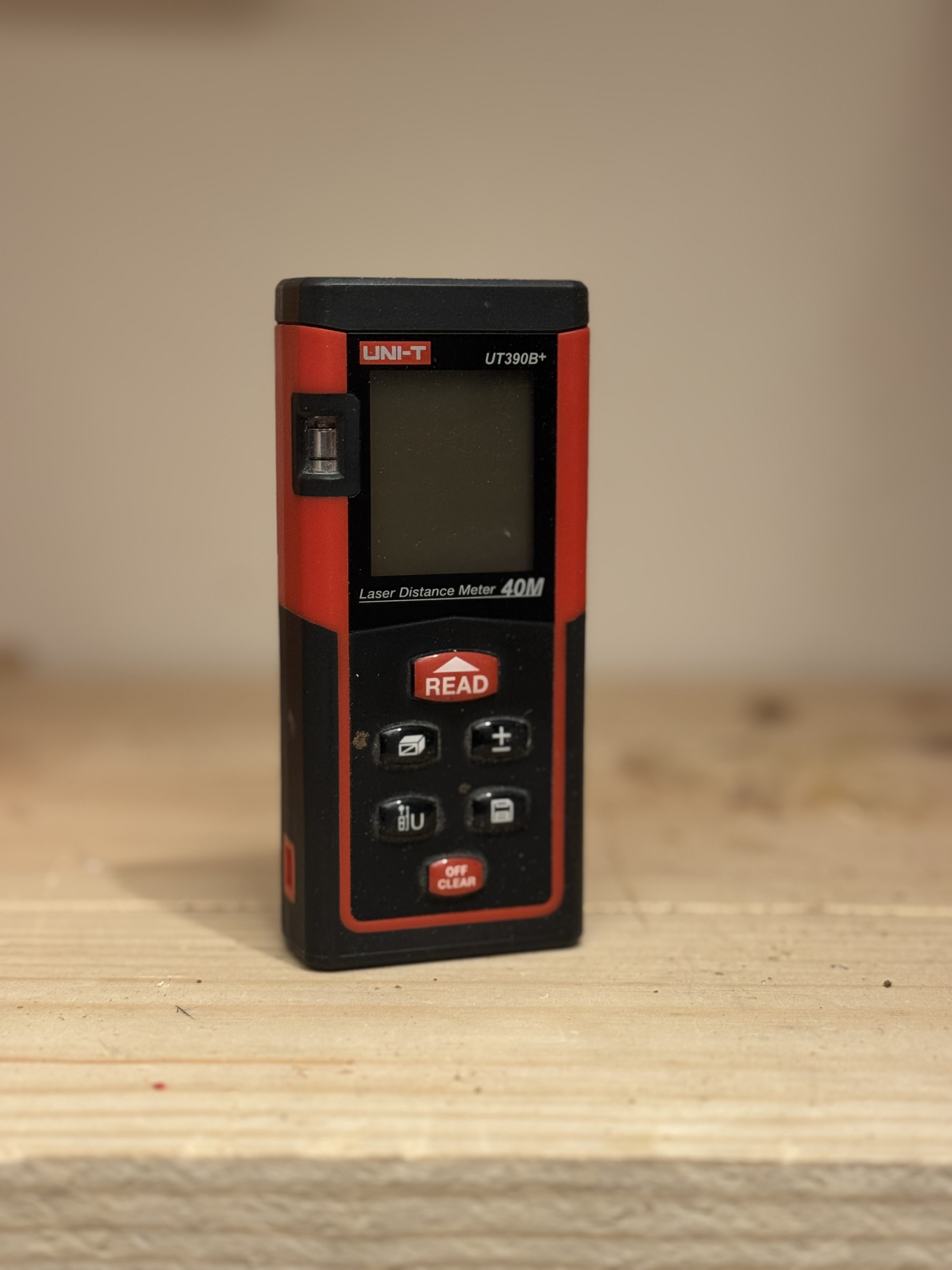 Uni-t laseravståndsmätare