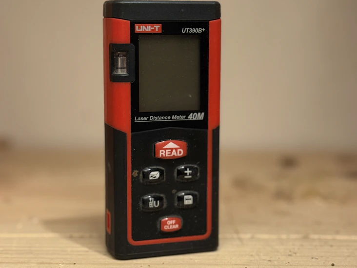 Uni-t laseravståndsmätare