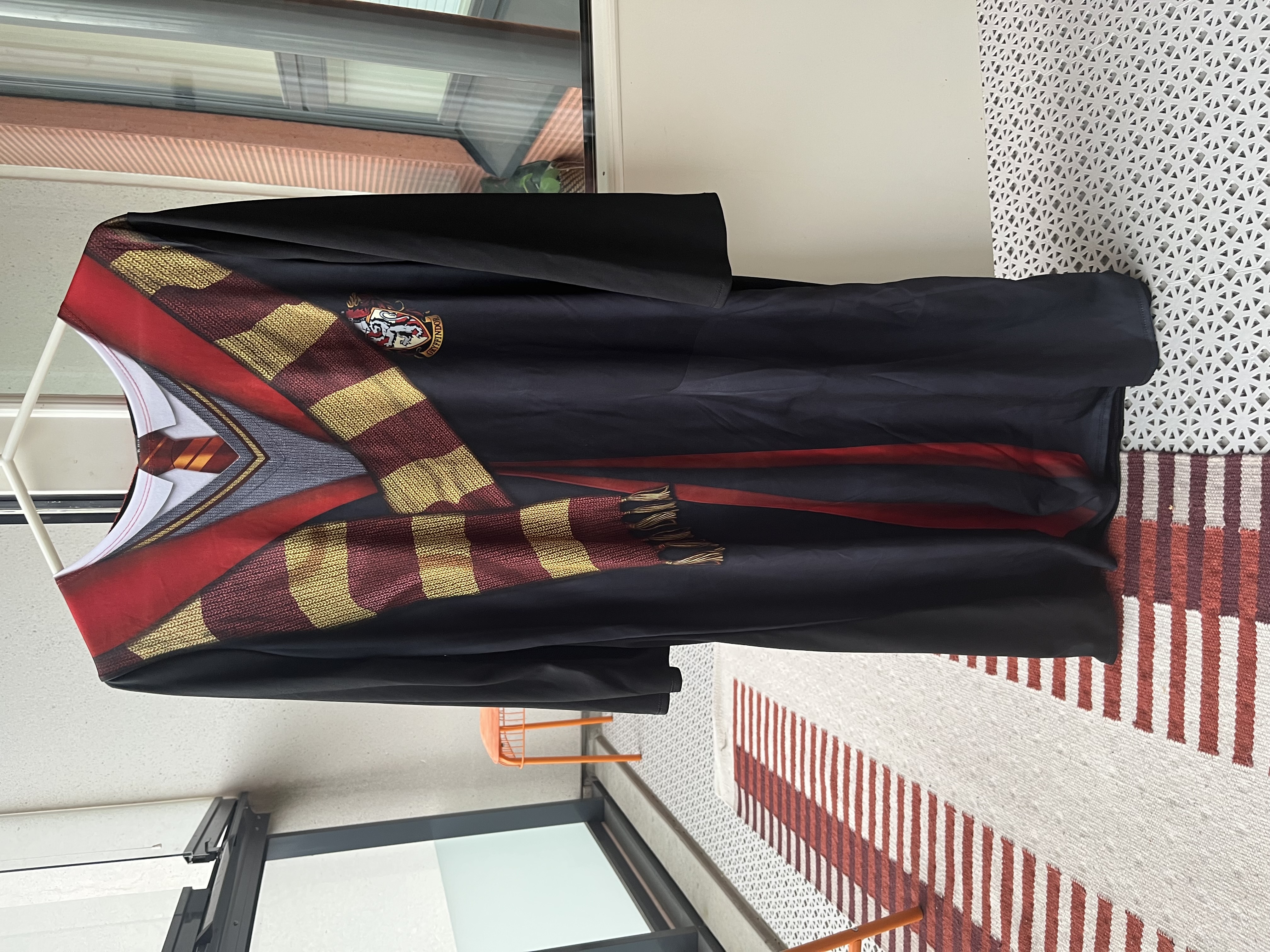 Harry potter asu + silmälasit ja sauva , koko n.140-160cm (vantaa viertola)