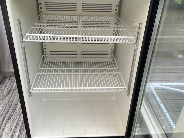 Kylskåp med glasdörr