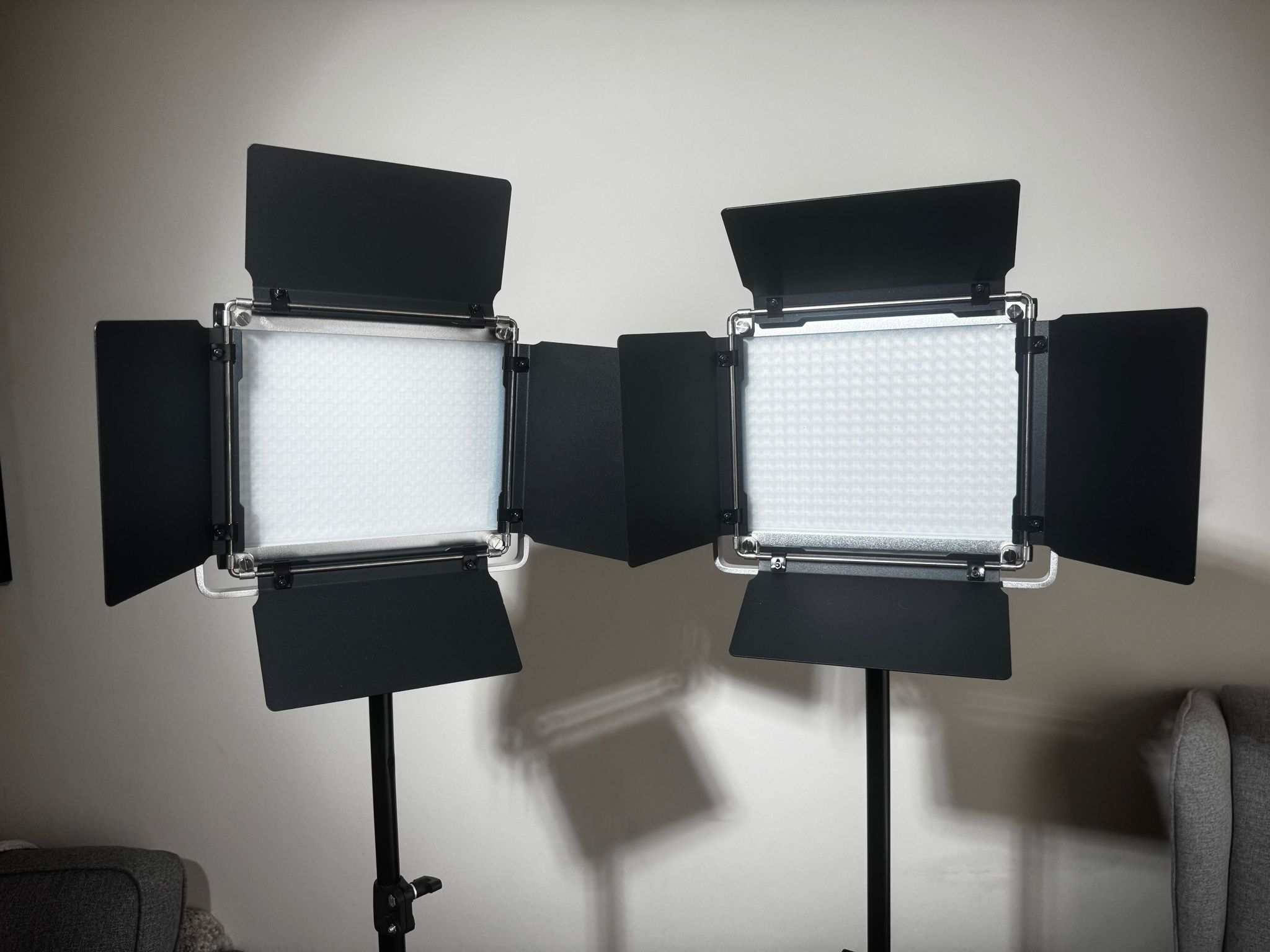 Neewer 2 pack upgraded rgb 660 pro ii led lights