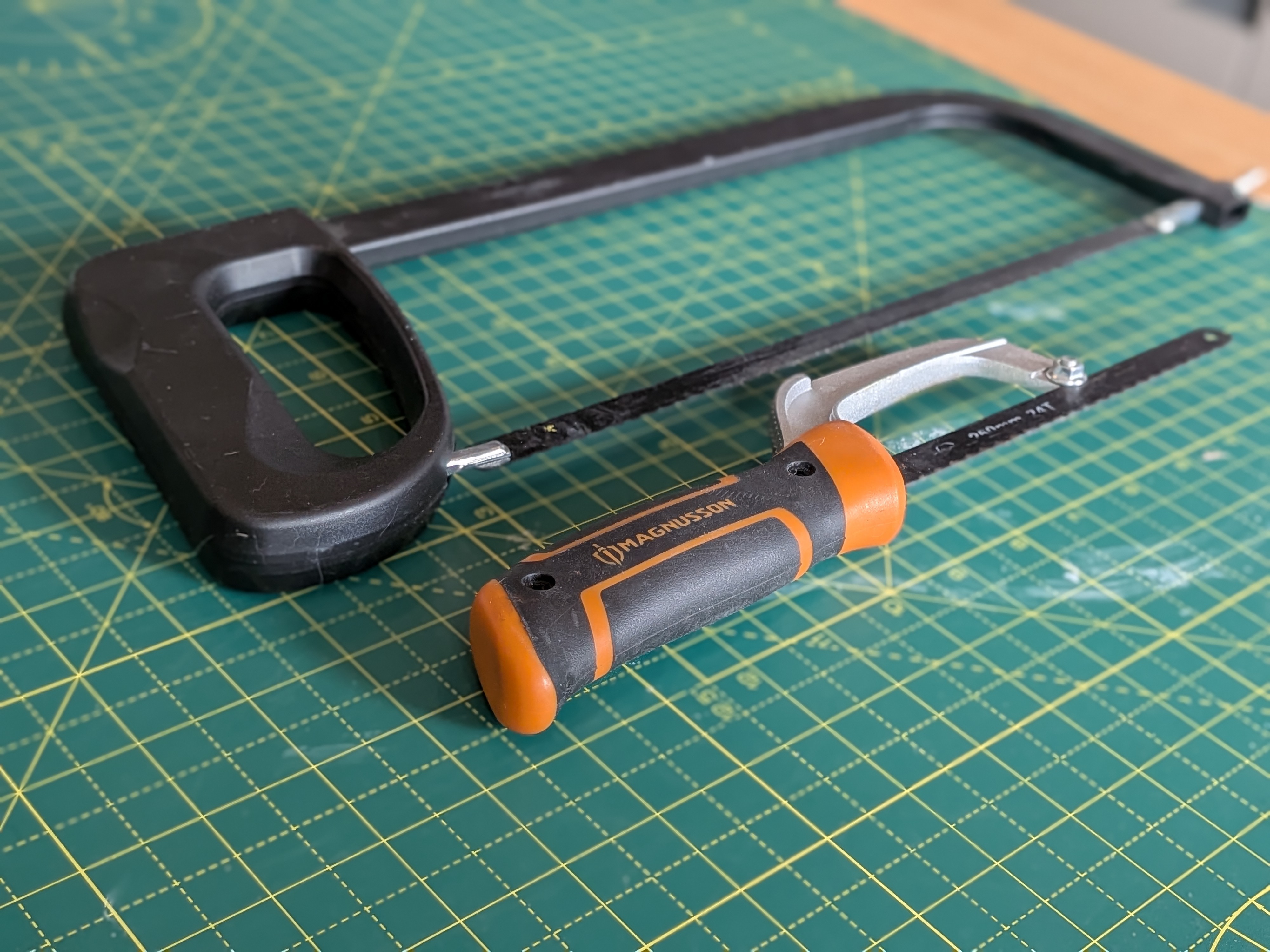 Hacksaws – full size + junior (includes spare blade)