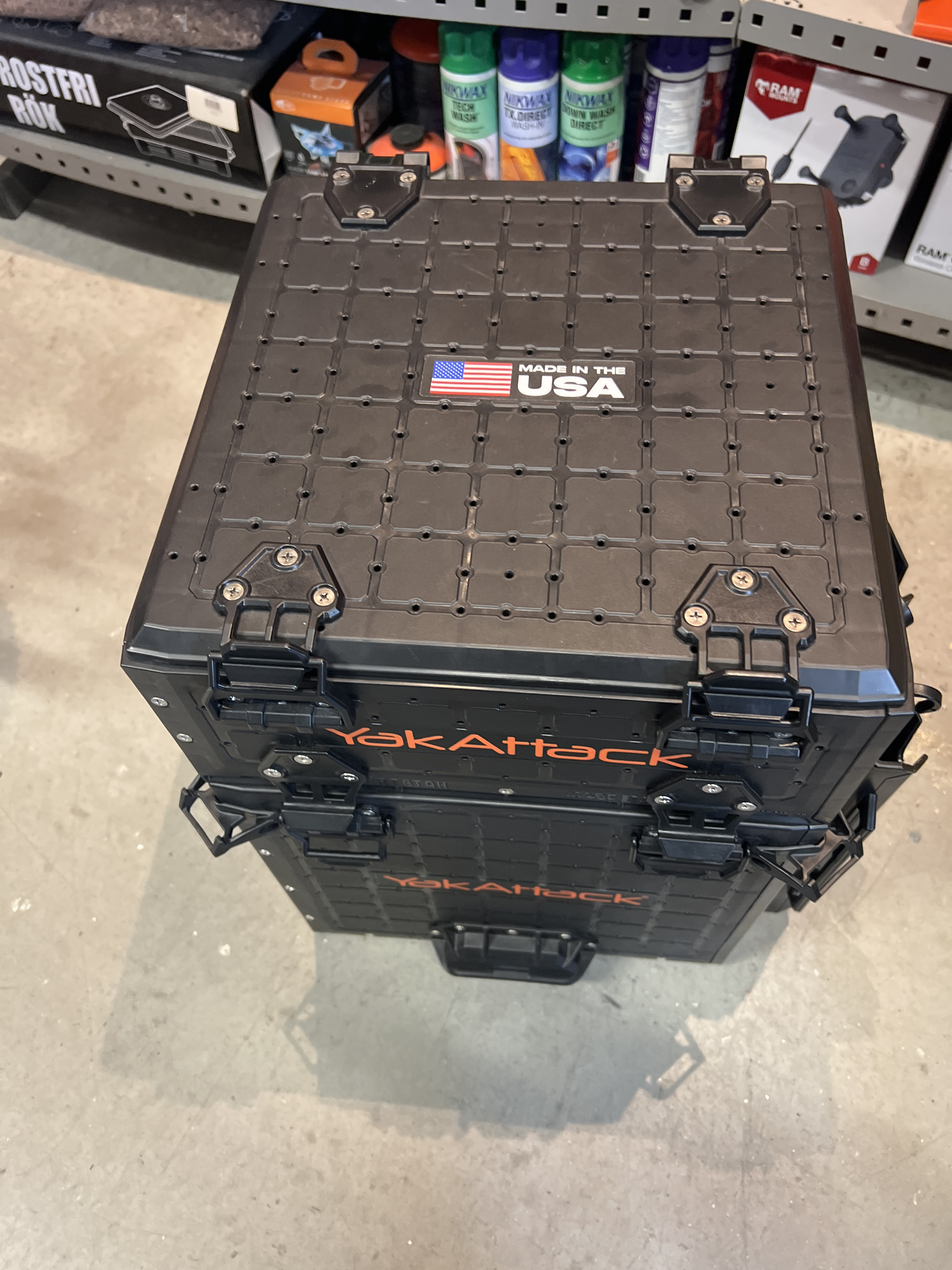 Uthyrning av yakattack blackpak pro 13x13 kajakcrate