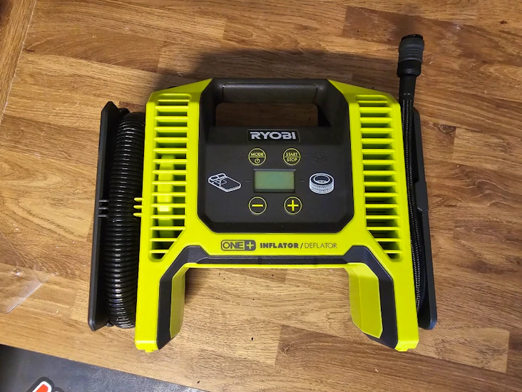 Batteridrevet kompressor ryobi