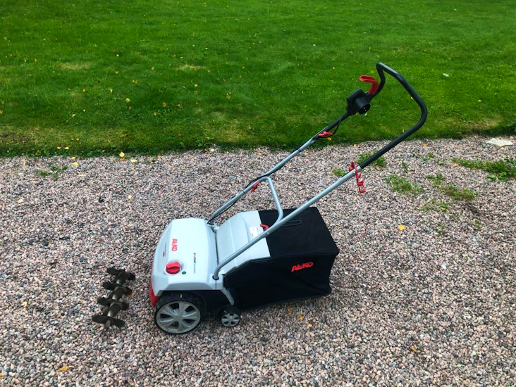 Vertikalskärare/mossrivare