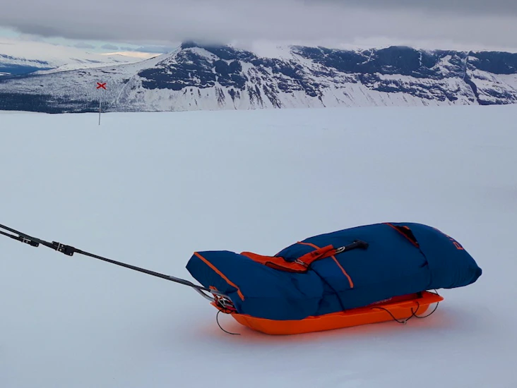 Paris-pulkan m drag väska och arctic bedding