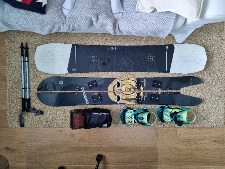 154cm splitboard nousukarvoilla ja sauvoilla