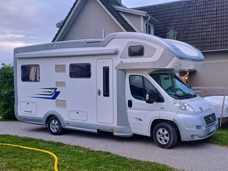 Fin husbil uthyres – spanien (vinter) och vaxholm (sommar)