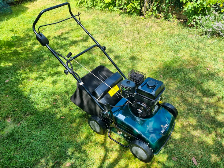 Hayter sp36 lawn scarifier - petrol - aerator - weed & moss removal