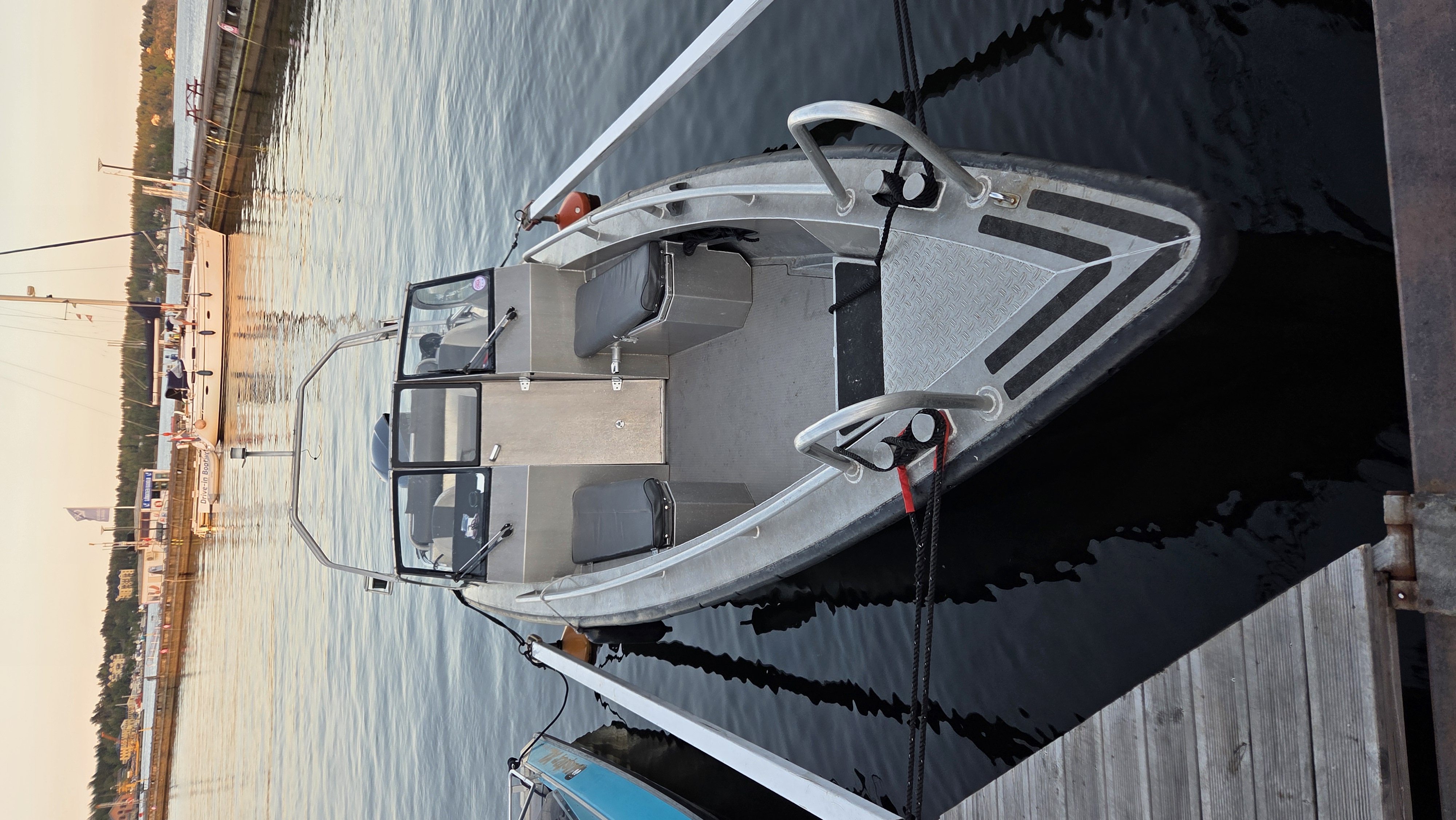 Anytec 750 spd - r50 hk - premiumbåt för fart, komfort och skärgårdsäventyr