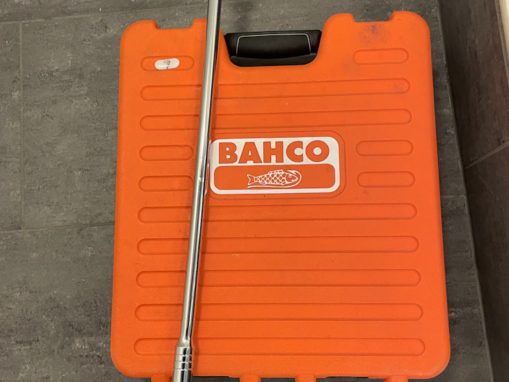 Skiftenøkkel sett fra bacho