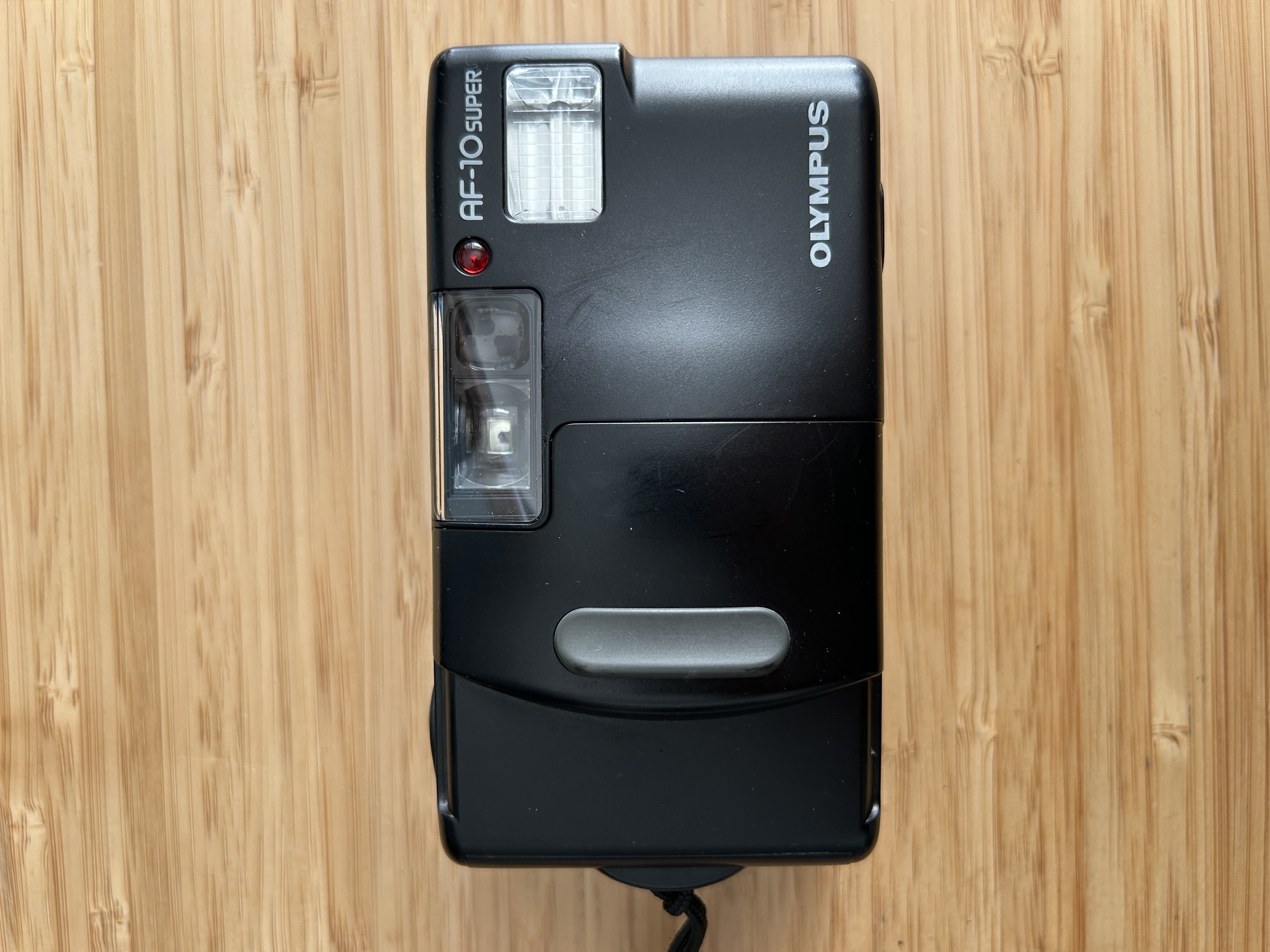 Olympus af-10 super 35mm film point-and shoot camera