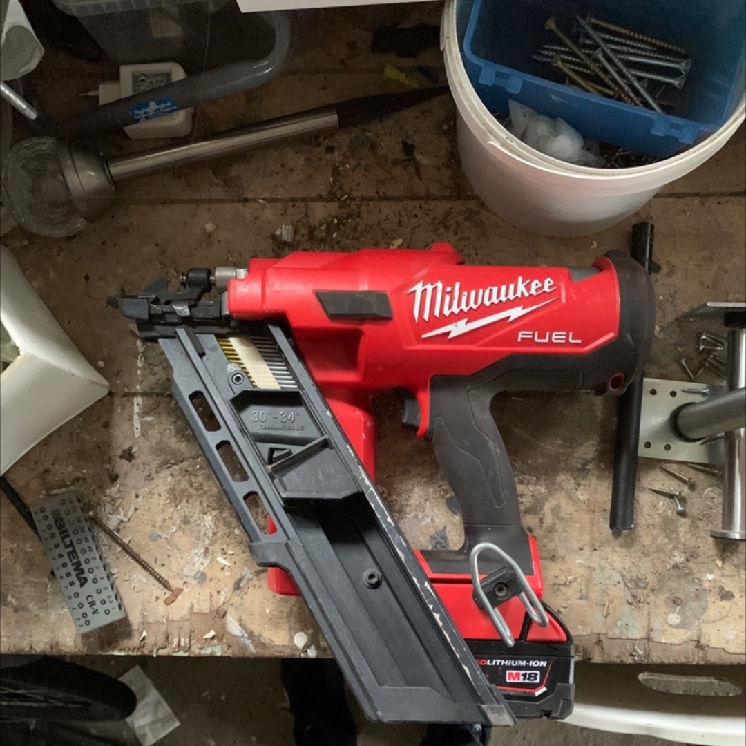 Milwaukee m18 spikpistol